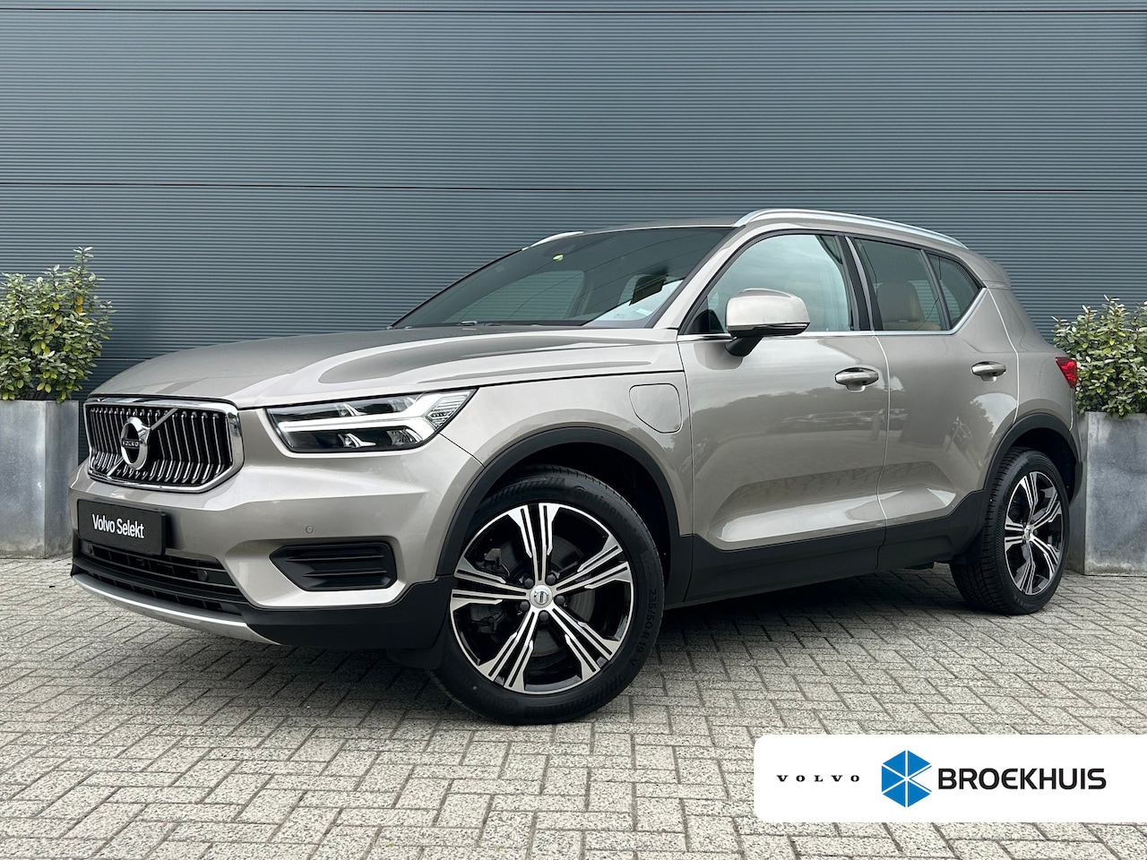 Volvo XC40 - 1.5 T5 Recharge Inscription | Panoramadak | Camera | Apple Carplay | Keyless | - AutoWereld.nl