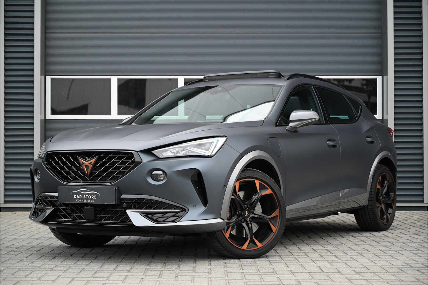 CUPRA Formentor - 1.4 e-Hybrid VZ 245 PK / PANO / COPPER EDITION / MATGRIJS / CAMERA / MEMORY / SFEERVERLICH - AutoWereld.nl
