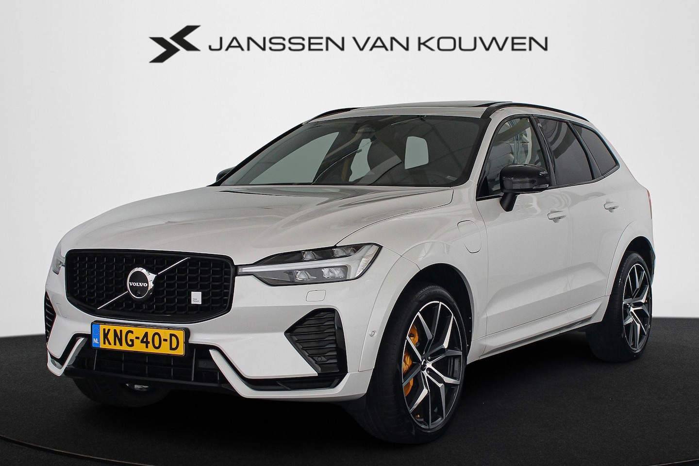 Volvo XC60 - 2.0 T8 Plug-in-hybrid AWD Polestar Engineered Bowers & Wilkins Panoramadak - AutoWereld.nl
