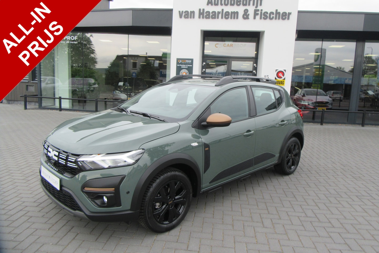 Dacia Sandero Stepway - 1.0 TCe 90 Extreme Automaat, Panoramadak, Camera, Blind Spot - AutoWereld.nl
