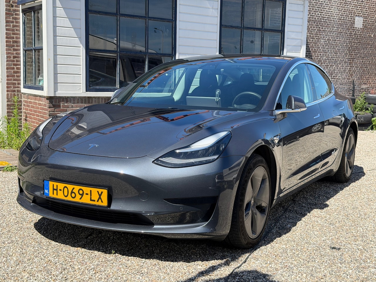 Tesla Model 3 - Standard RWD Plus 60 kWh FSD Autopilot Navigatie 2 jaar garantie - AutoWereld.nl