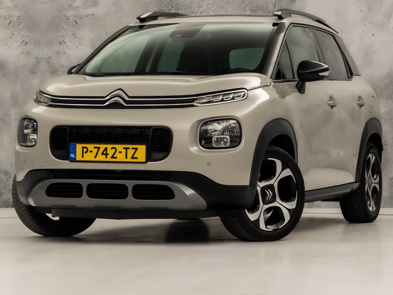 Citroën C3 Aircross - 1.2 PureTech S&S Shine Automaat (PANORAMADAK, APPLE CARPLAY, GROOT NAVI, 360 CAMERA, LEDER - AutoWereld.nl