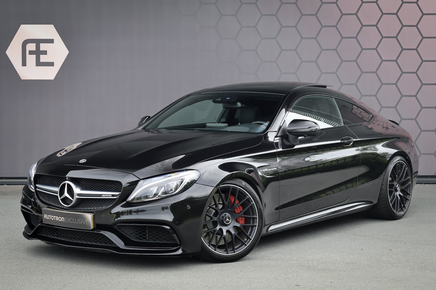 Mercedes-Benz C-klasse Coupé - AMG 63 S | PANORAMADAK | BURMESTER | HIGH PERFORMANCE LED KOPLAMPEN | ETC. C63 C63S C 63 - AutoWereld.nl