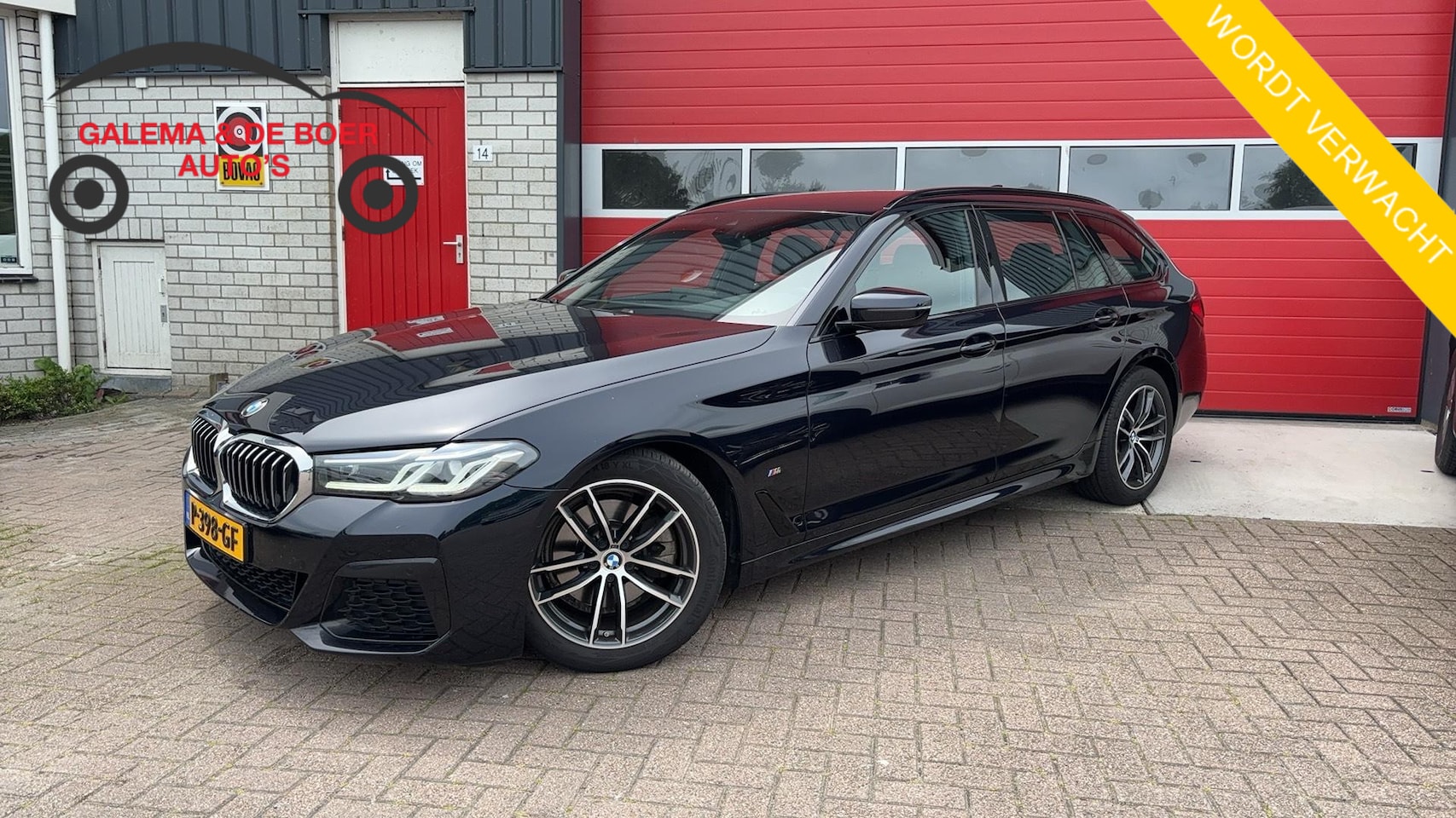 BMW 5-serie Touring - 520i Business Edition Plus LCI / M-SPORT / LASER / CARPLAY / SHADOW / STOELVERW / CAMERA / - AutoWereld.nl
