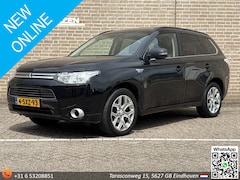 Mitsubishi Outlander - 2.0 PHEV instyle | Leder | Pano | Climate | Cruise | Navi | Camera | Stoelverwarming |