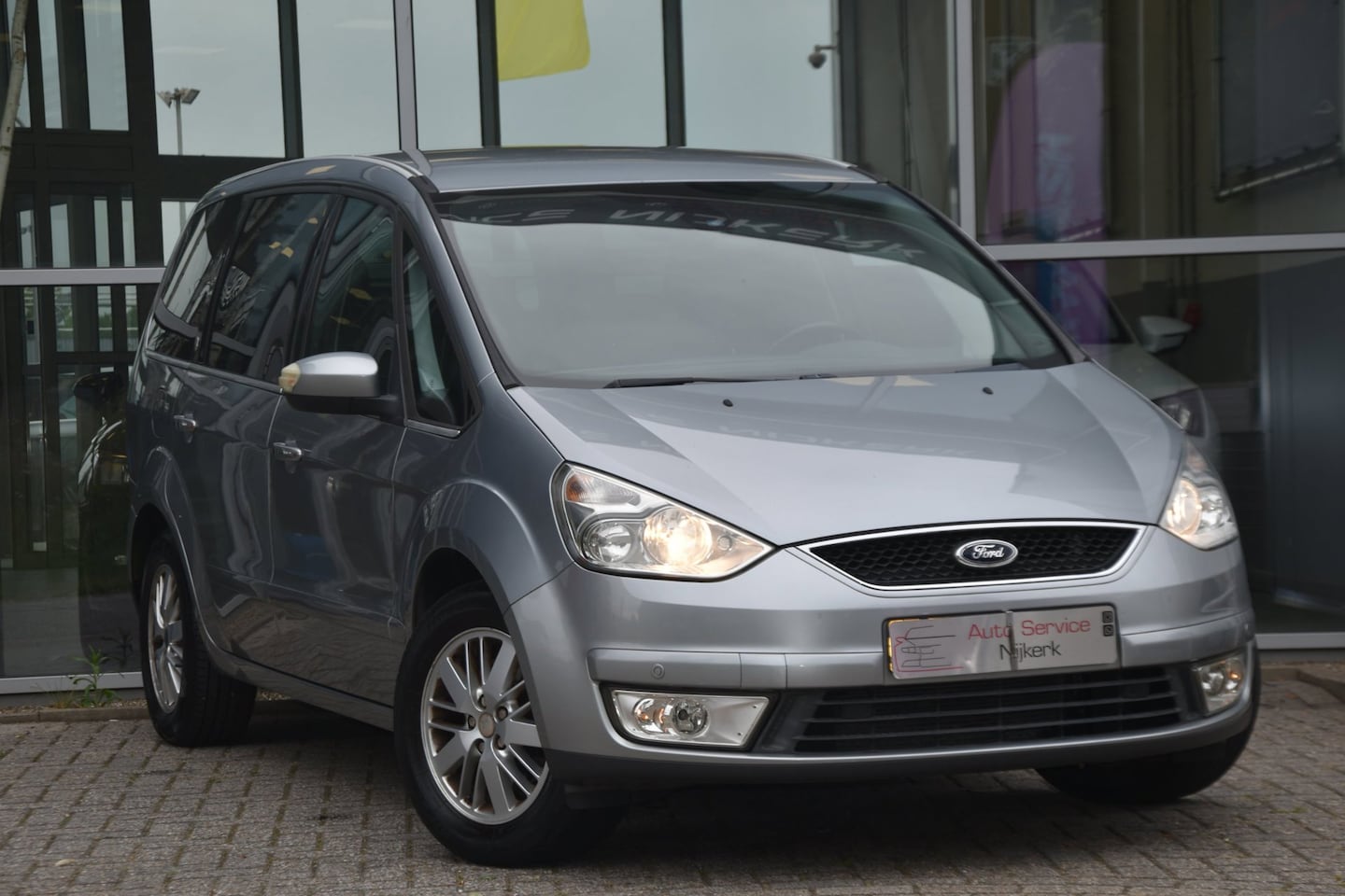 Ford Galaxy - 2.0-16V Ghia Airco Elek. Ramen 7 Persoons Lm-Velgen - AutoWereld.nl