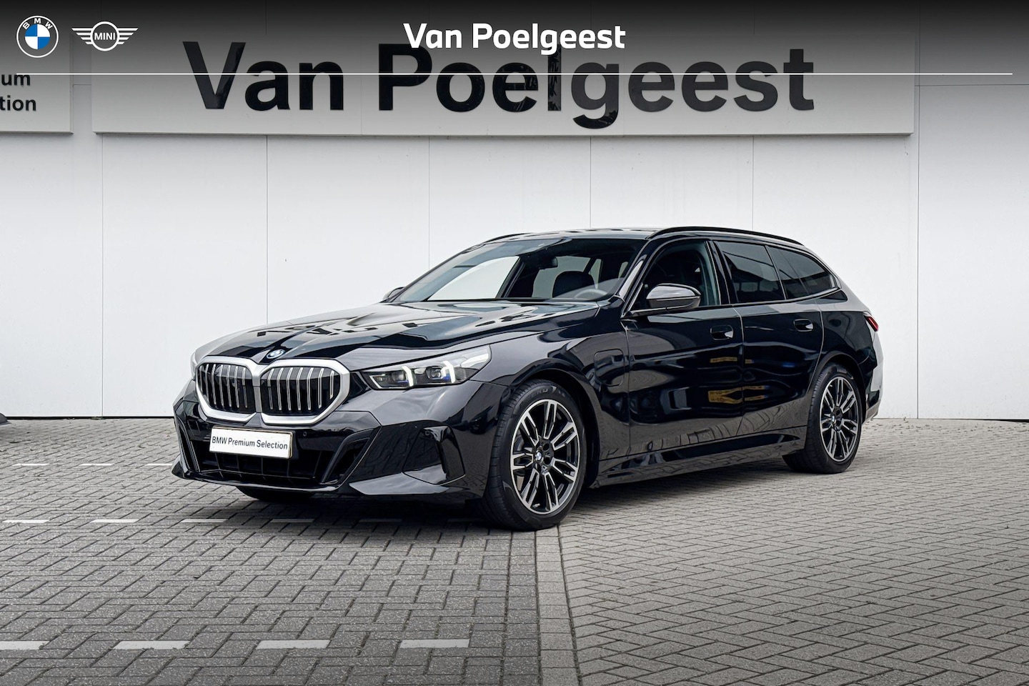 BMW 5-serie Touring - 530e | Innovation Pack | M Sport | Copilot Pack | Trekhaak | - AutoWereld.nl