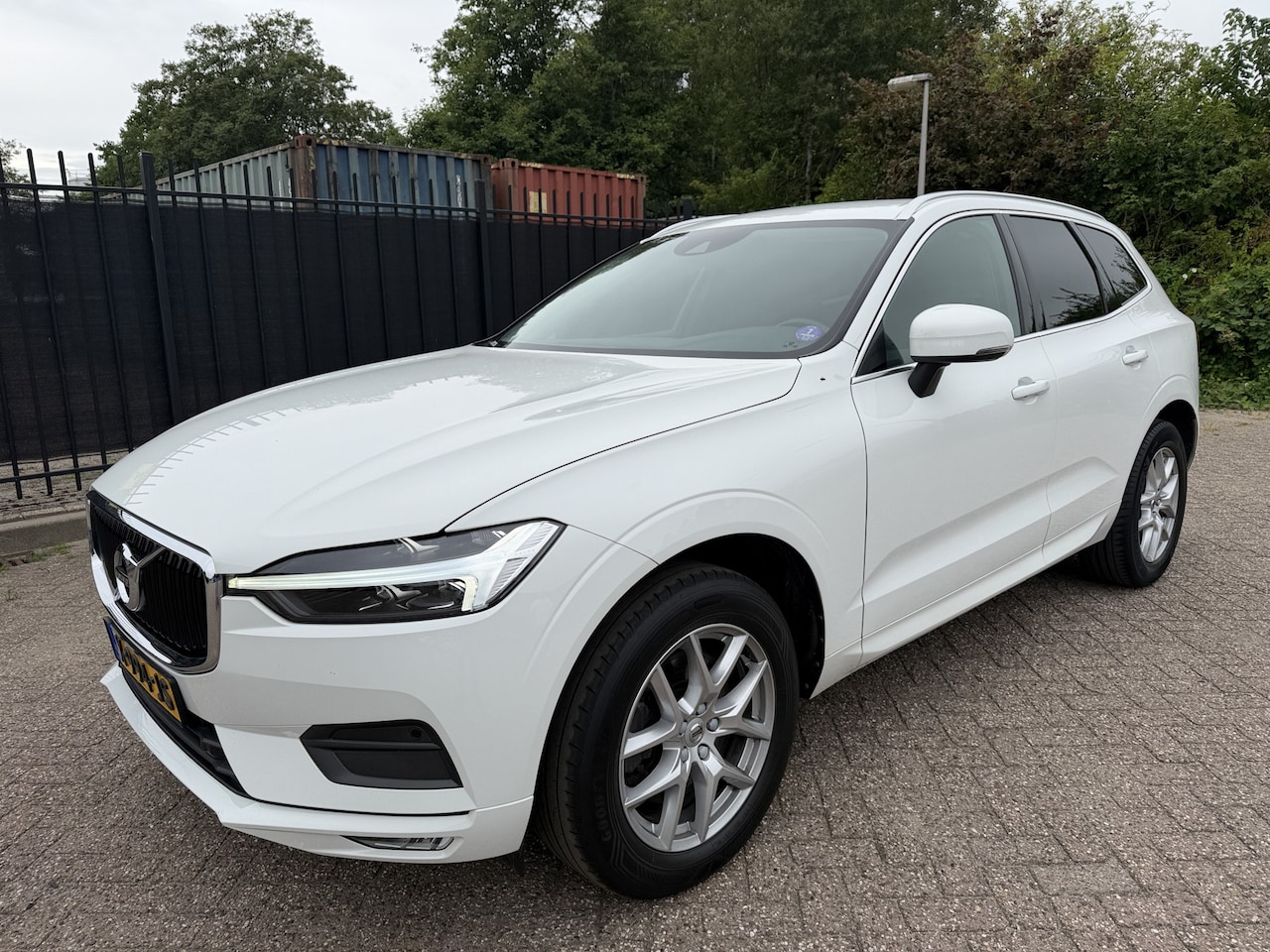 Volvo XC60 - 2.0 B4 Momentum Pro Carplay/Leer/Cam/Trekh/Navi - AutoWereld.nl