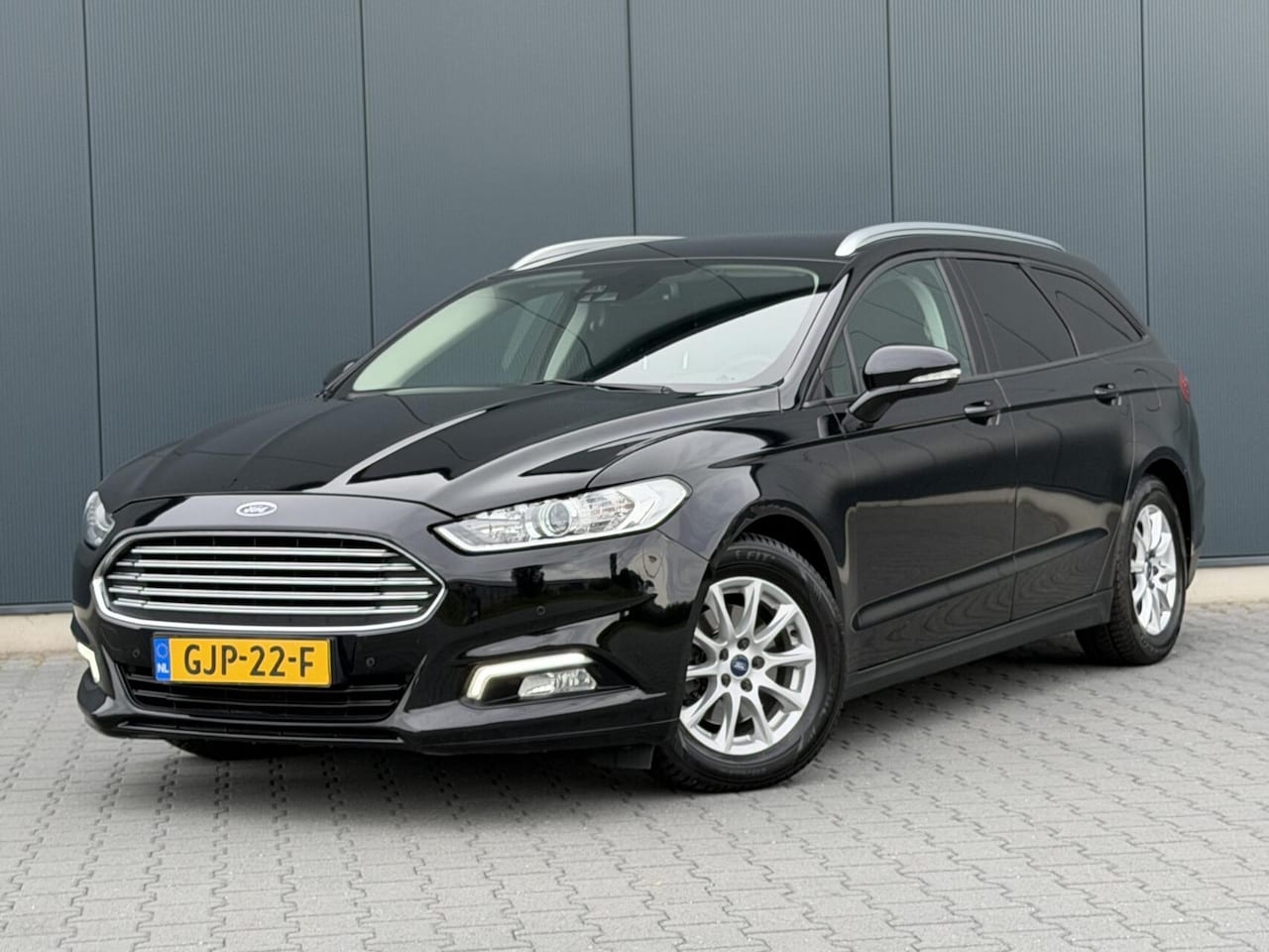 Ford Mondeo Wagon - 1.5 Titanium Xenon - Led - Navi - Trekhaak - Automaat - AutoWereld.nl