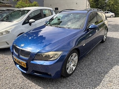 BMW 3-serie Touring - 320i M UITVOERING