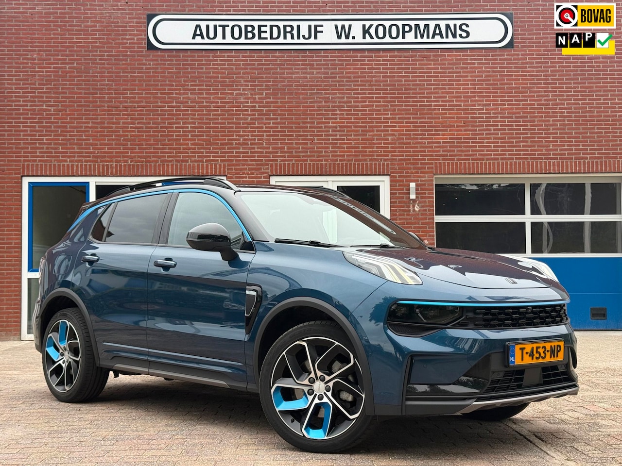 Lynk & Co 01 - 1.5/Pano/Apple carplay/Stoelverwarming/Zwarte hemel/360/ - AutoWereld.nl