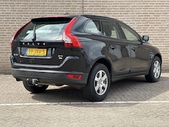 Volvo XC60 - 2.4D Kinetic | € 3.700, - NETTO | Climate | Cruise | Trekhaak