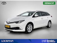 Toyota Auris Touring Sports - 1.8 Hybrid Executive | Dealer Onderhouden | Stoelverwarming | Parkeersensoren voor+achter