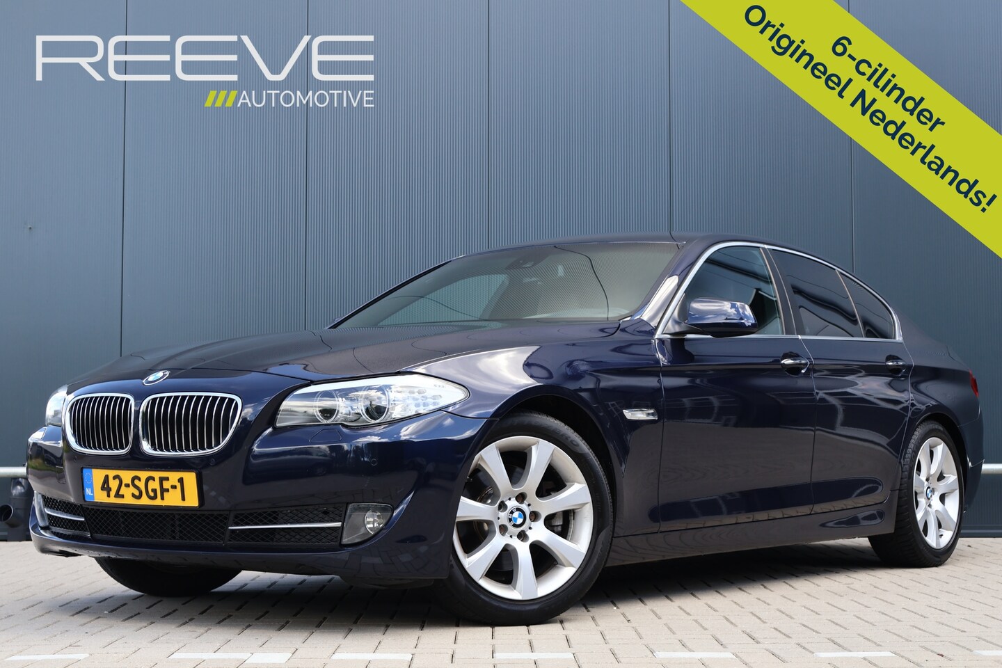 BMW 5-serie - 523i High Executive Aut. | 6-cilinder | Origineel NL | Leer | Stoelverwarming | Groot navi - AutoWereld.nl