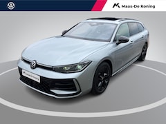 Volkswagen Passat Variant - 1.5eHybrid 200kW/272PK R-Line Black Style DSG · Panoramadak · Trekhaak · Leder · Harman Ka