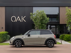 MINI 3-Deurs - 1.5 Cooper | JCW-Trim | Navigatie | Panorama | H&K | PDC | 17"LM | NL Auto | Emerald Grey