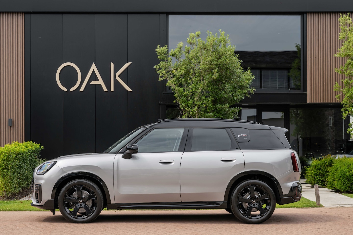 MINI Countryman - 2.0 S ALL4 John Cooper Works XL | Panorama | Leder | Memory | Trekhaak | Melting Silver - AutoWereld.nl