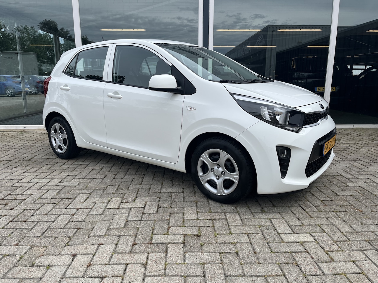 Kia Picanto - 1.0 CVVT EconomyPlusLine Airco / BT - AutoWereld.nl