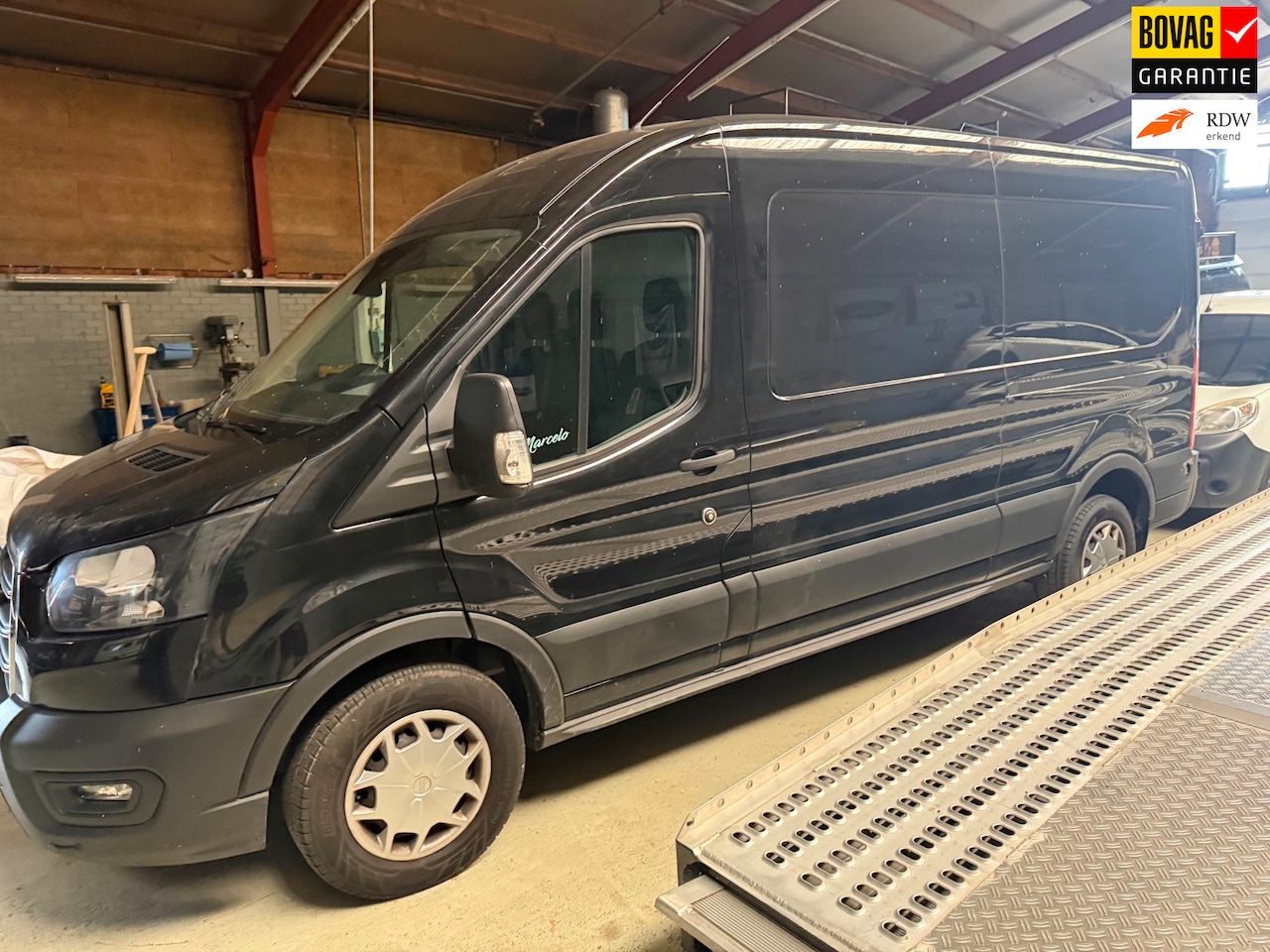 Ford Transit - 350 2.0 TDCI L2H2 Trend ZWART ‘24 LICHTE HAGELSCHADE - AutoWereld.nl