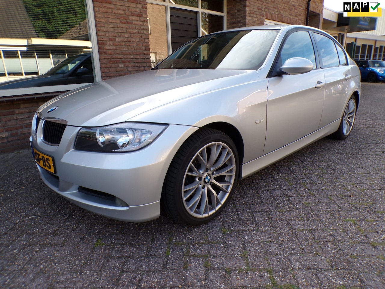 BMW 3-serie - 318i 318i - AutoWereld.nl