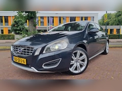 Volvo S60 - T5 240PK Summum Leer/ Trekhaak/ NL-auto
