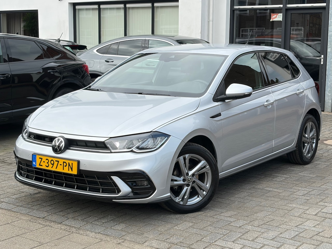 Volkswagen Polo - 1.0 TSI R-Line 1.0 TSI R-Line, Stoelverwaming, Apple Carplay/ Android auto, Camera - AutoWereld.nl