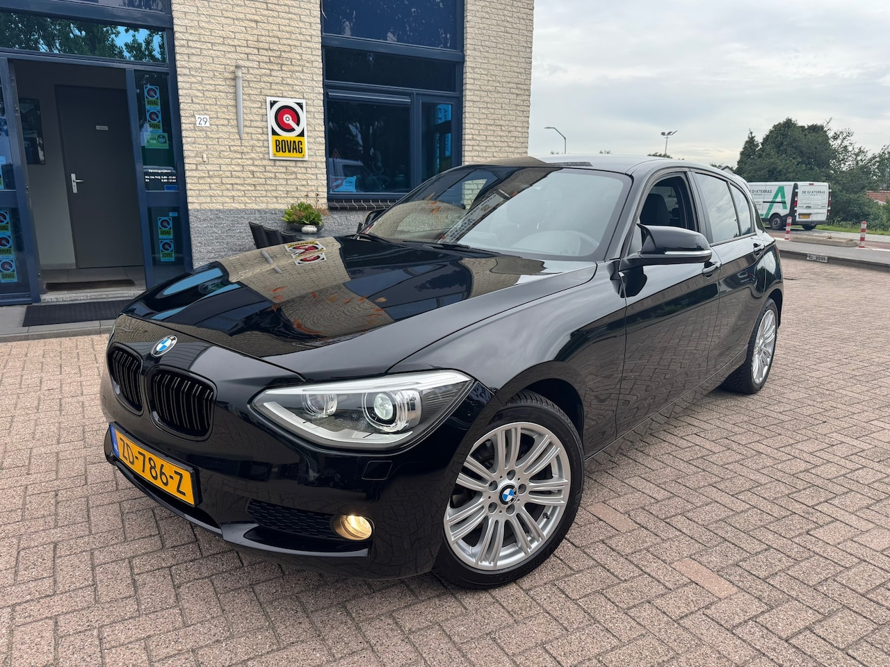 BMW 1-serie - 116i High Executive-automaat-harman/kardon - AutoWereld.nl