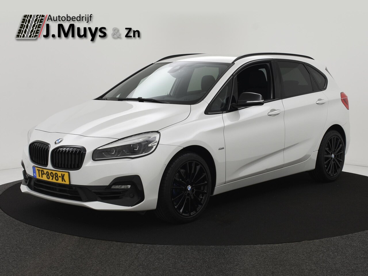 BMW 2-serie Active Tourer - 218i Executive Launch Edition AUTOM. NAVI|LED|18INCH|ELEK.ACHTERKLEP|CAMERA|CRUISE|PDC - AutoWereld.nl