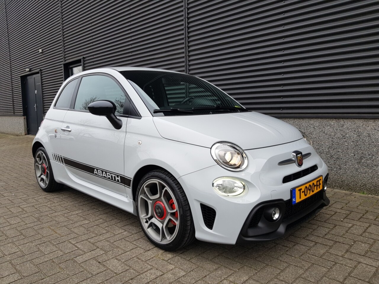 Abarth 500 - 1.4 T-Jet Abarth 595 - 145 pk