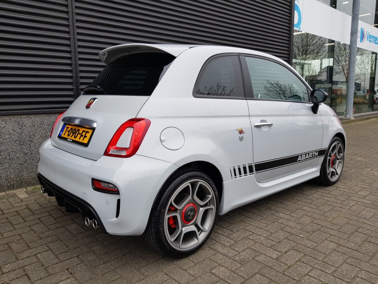 Abarth 500 - 1.4 T-Jet Abarth 595 - 145 pk