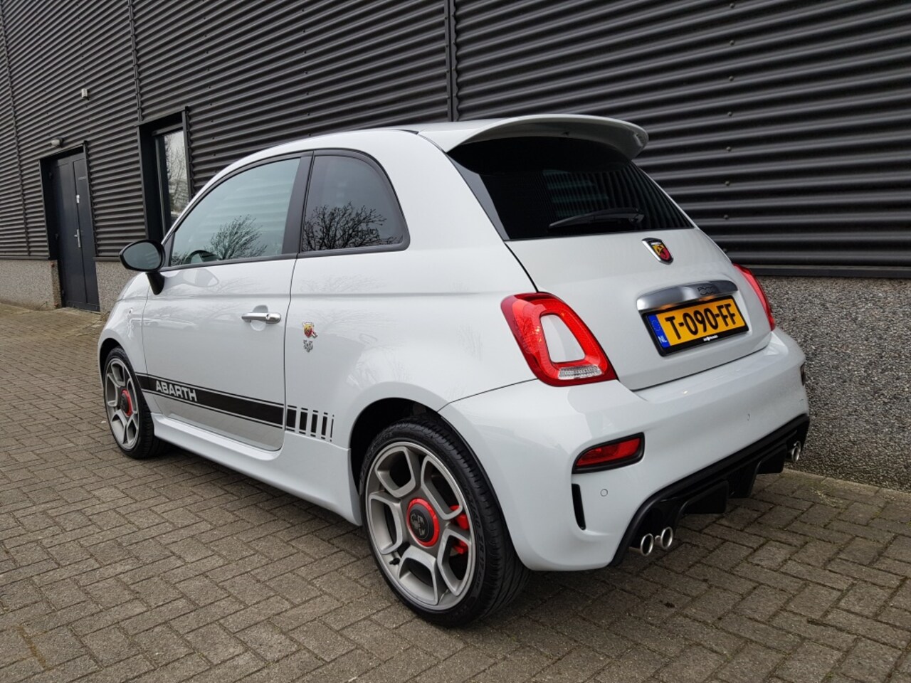 Abarth 500 - 1.4 T-Jet Abarth 595 - 145 pk