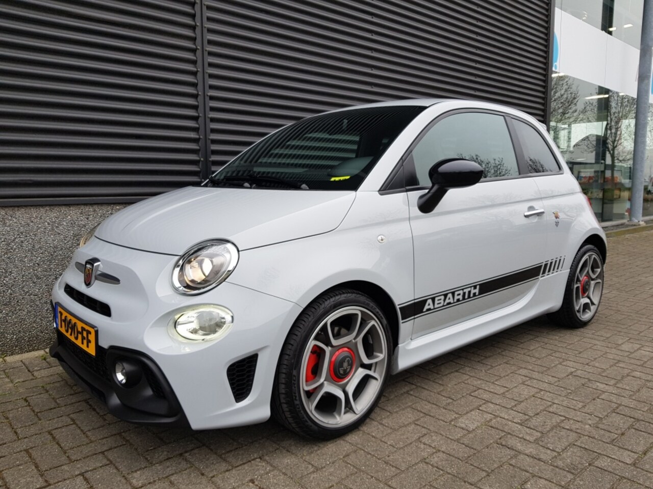 Abarth 500 - 1.4 T-Jet Abarth 595 - 145 pk