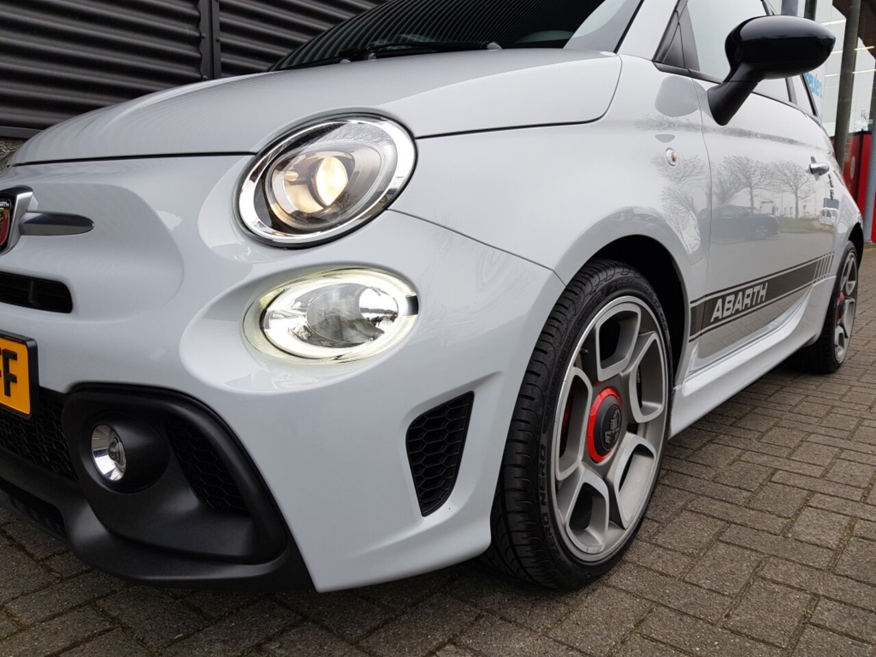 Abarth 500 - 1.4 T-Jet Abarth 595 - 145 pk