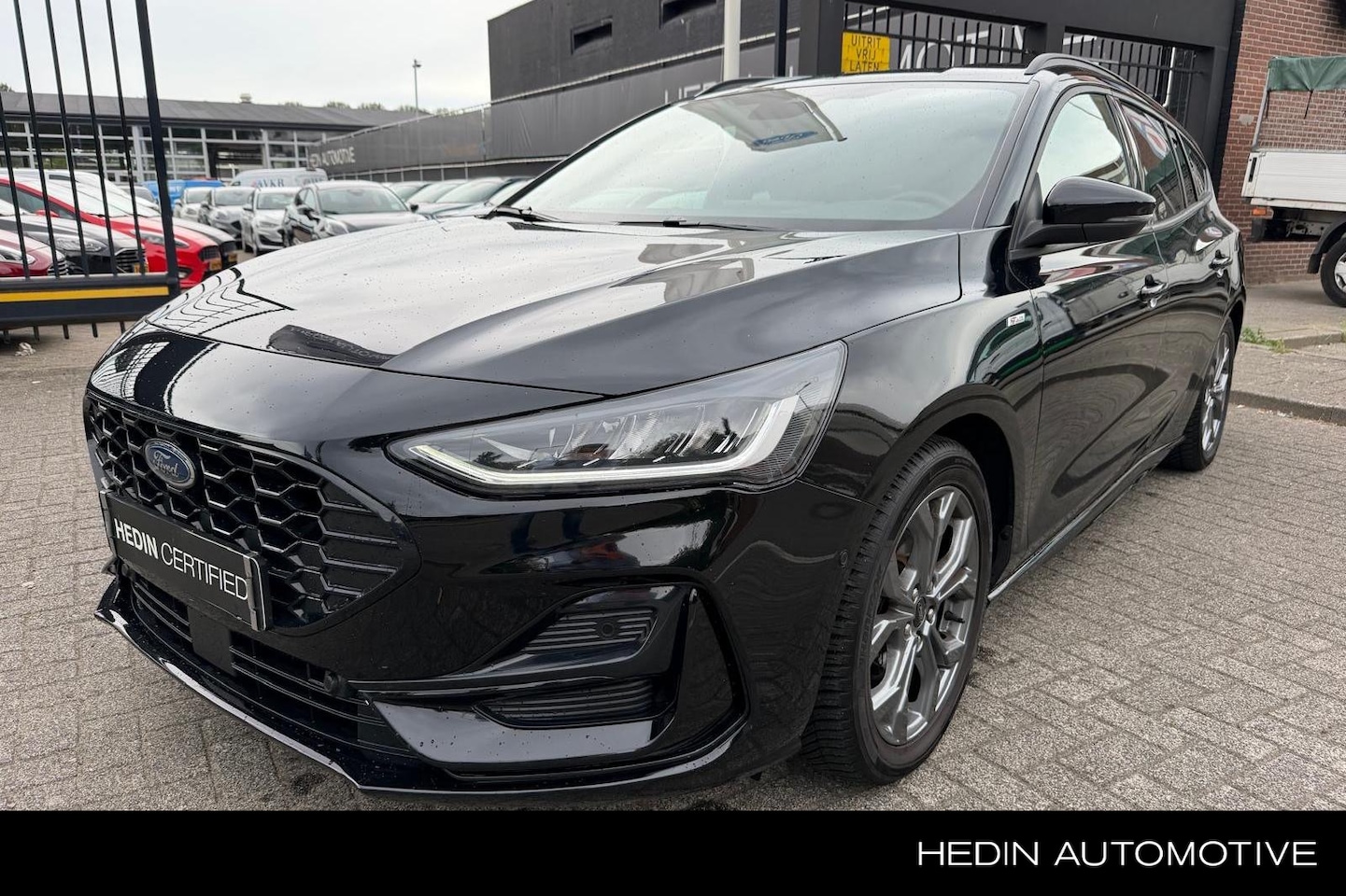 Ford Focus Wagon - 1.0 EcoBoost Hybrid ST Line | Winter Pack | Driver Assistance Pack | All season - AutoWereld.nl