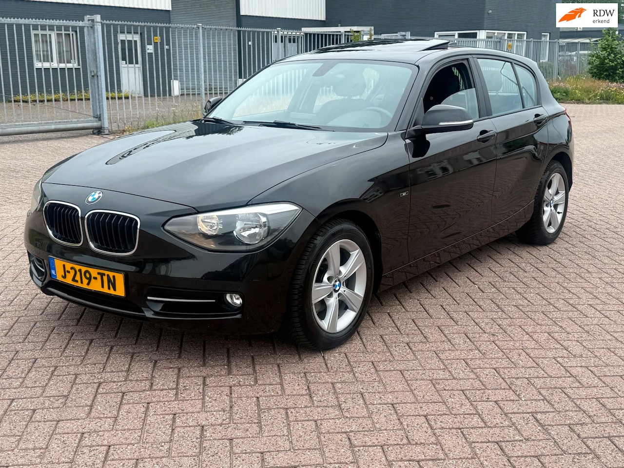 BMW 1-serie - 116i Business+ Limited Edition AUTOMAAT - AutoWereld.nl