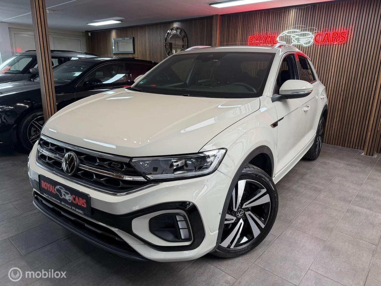 Volkswagen T-Roc - 1.5 TSI R-Line|Acc|Camera|Carplay|Stuurverw. - AutoWereld.nl