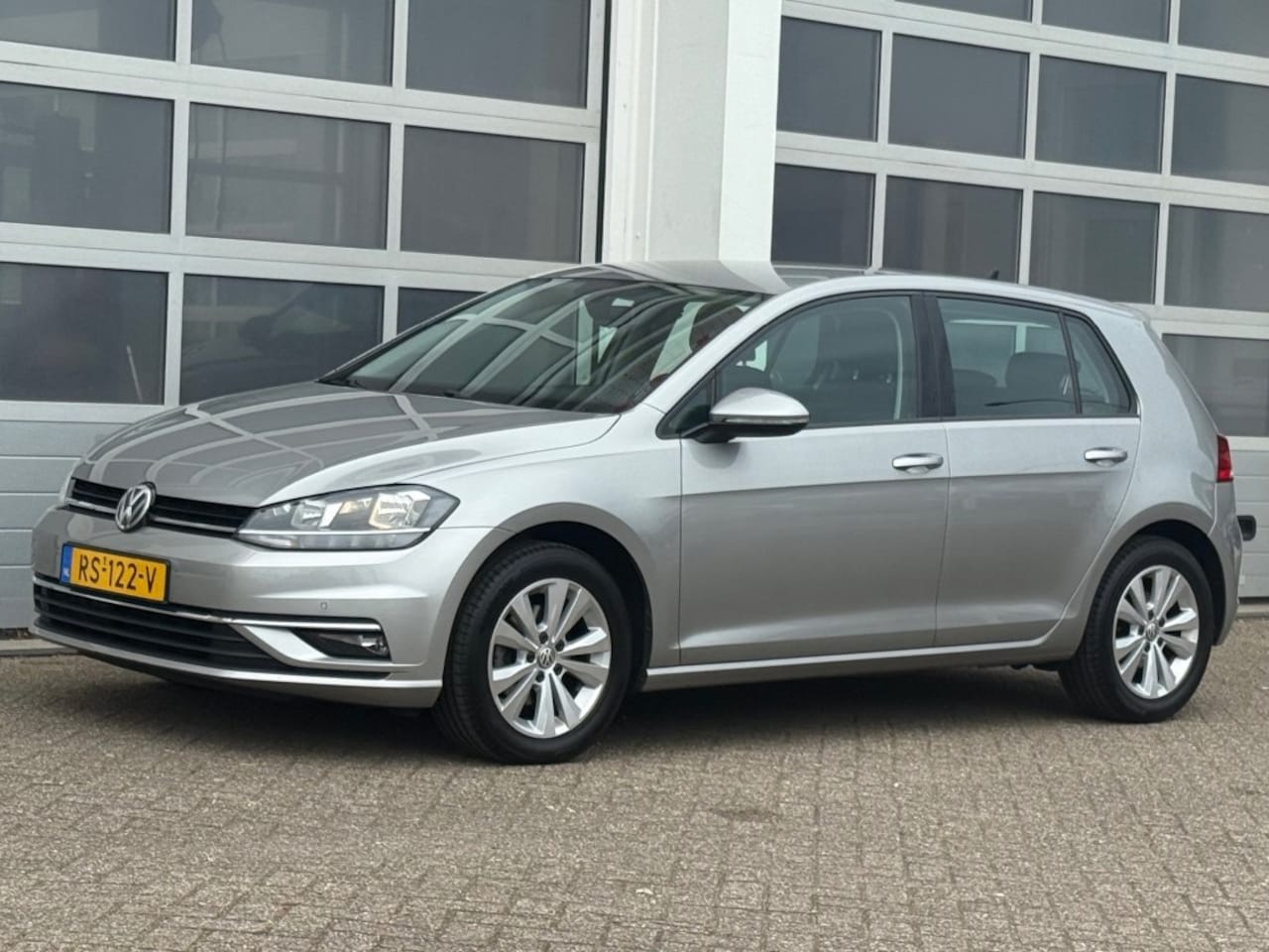 Volkswagen Golf - 1.0 TSI 110PK Comfortline Navi ACC Pdc Trekhaak - AutoWereld.nl