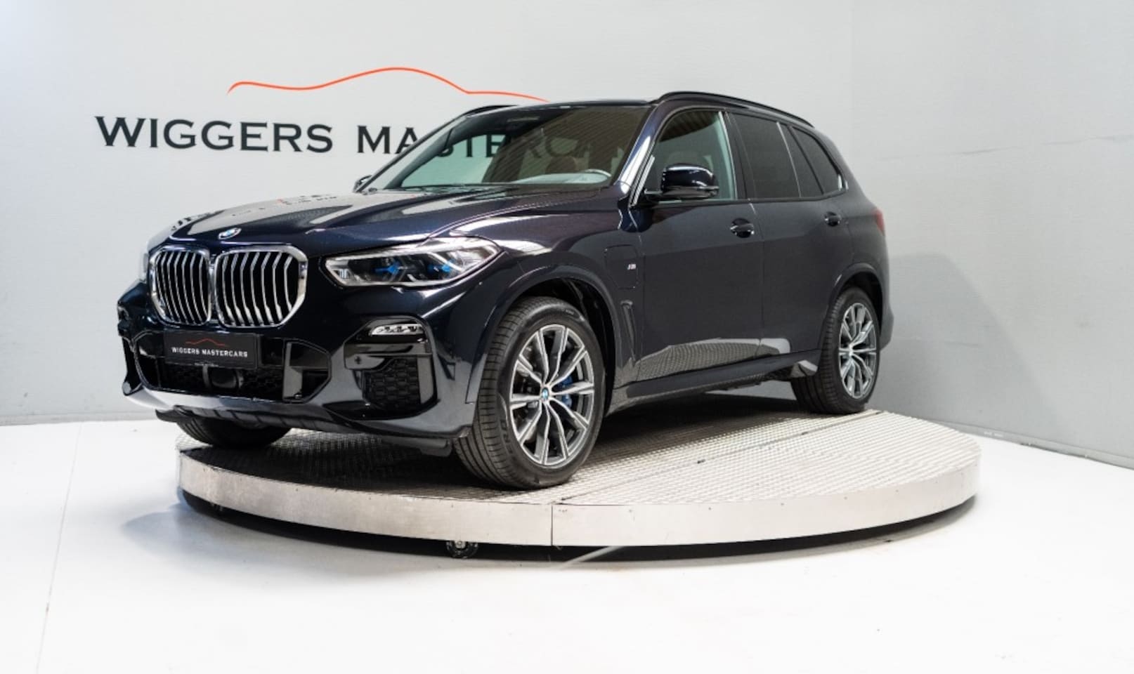 BMW X5 - 45e Hybrid X-drive, M-sport HIGH Executive, Panodak, HenK audio, Camera, Laser, Carbon Bla - AutoWereld.nl