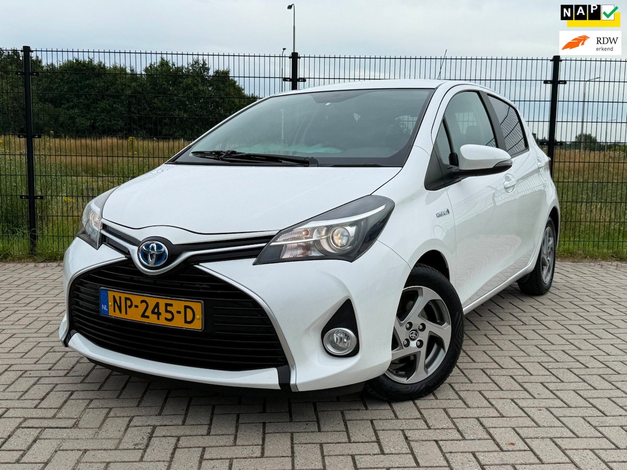 Toyota Yaris - 1.5 Hybrid Aspiration | Achteruitrijcamera | Trekhaak | Bluetooth | - AutoWereld.nl