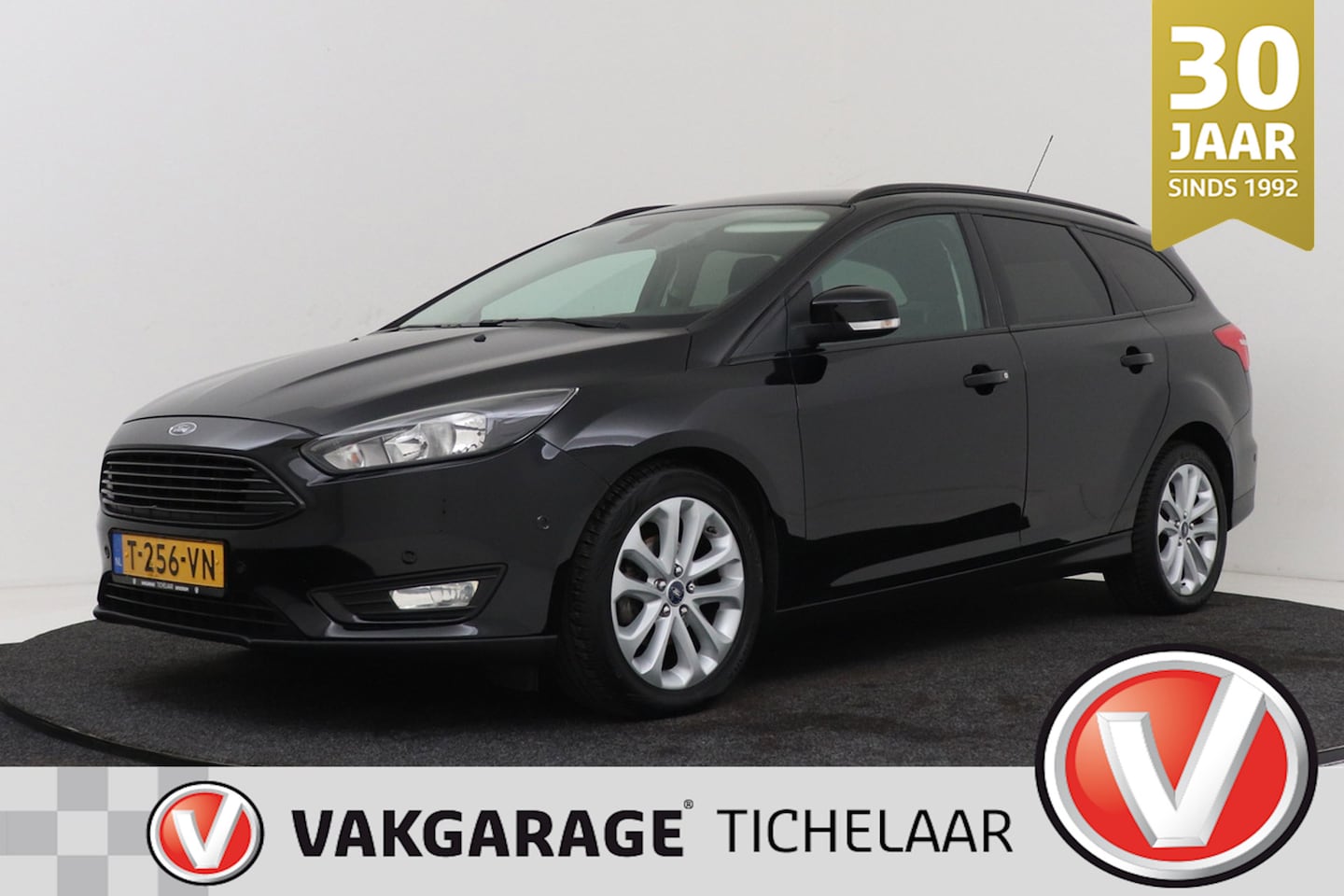 Ford Focus Wagon - 1.0 Titanium | Inruilkoopje! | Parkeersensoren | Navigatie | All-season | Stoelverwarming - AutoWereld.nl