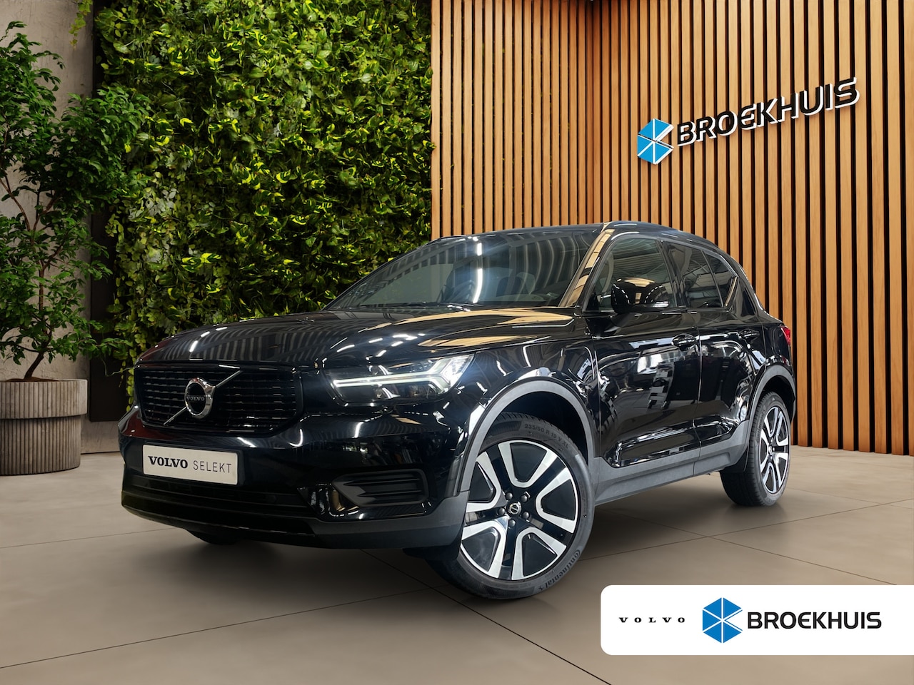 Volvo XC40 - 1.5 T5 Recharge R-Design | Trekhaak | Camera | Stuur/stoelverwarming | Adaptive Cruise - AutoWereld.nl