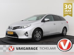 Toyota Auris Touring Sports - 1.8 Hybrid Lease Pro | Trekhaak | Pano | Org NL | Navigatie | Climate | Stoelverwarming |