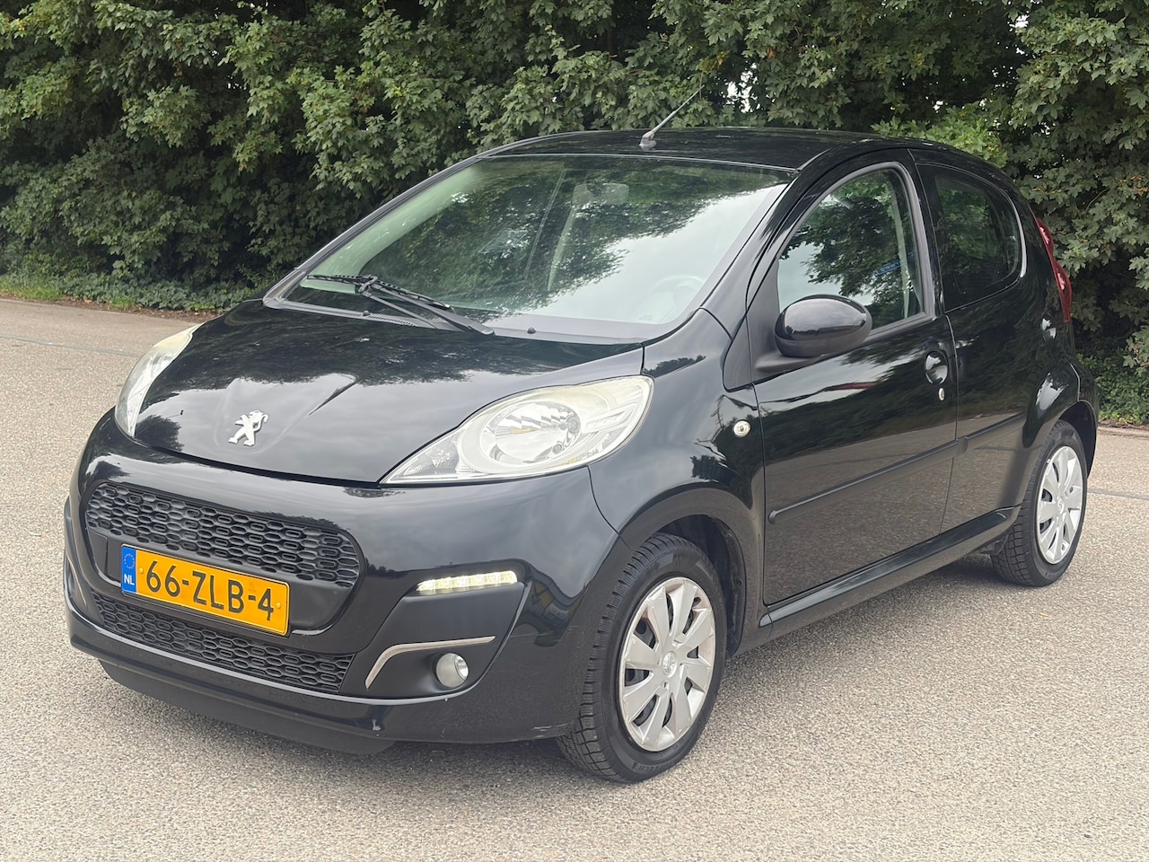 Peugeot 107 - 1.0 Active Airco! Elektr Pakket! 166DKM! NAP! 2013 - AutoWereld.nl