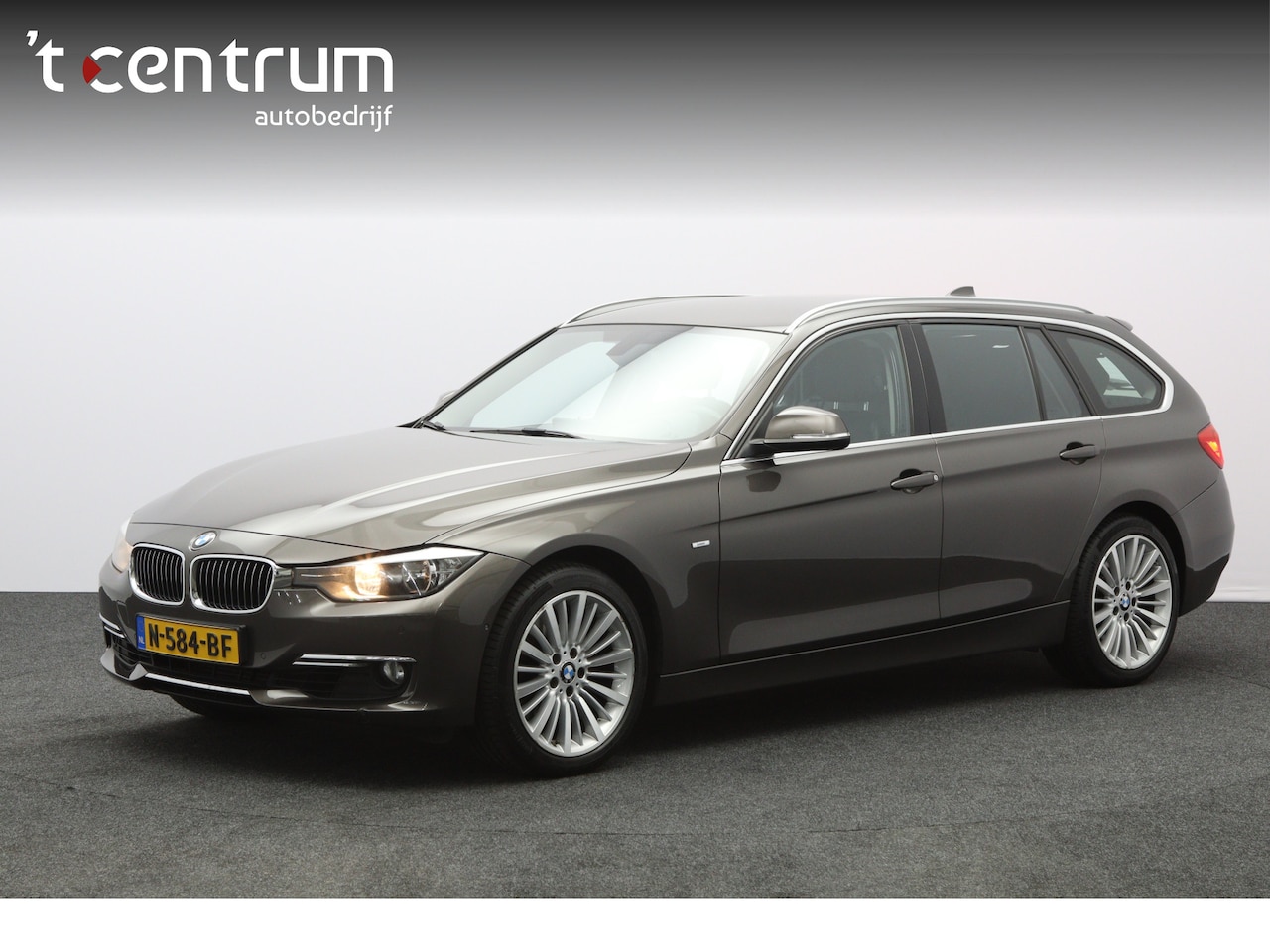 BMW 3-serie Touring - 328i xDrive 245 PK High Executive Luxury Line, Leder, 360 Camera, Cruise Control - AutoWereld.nl
