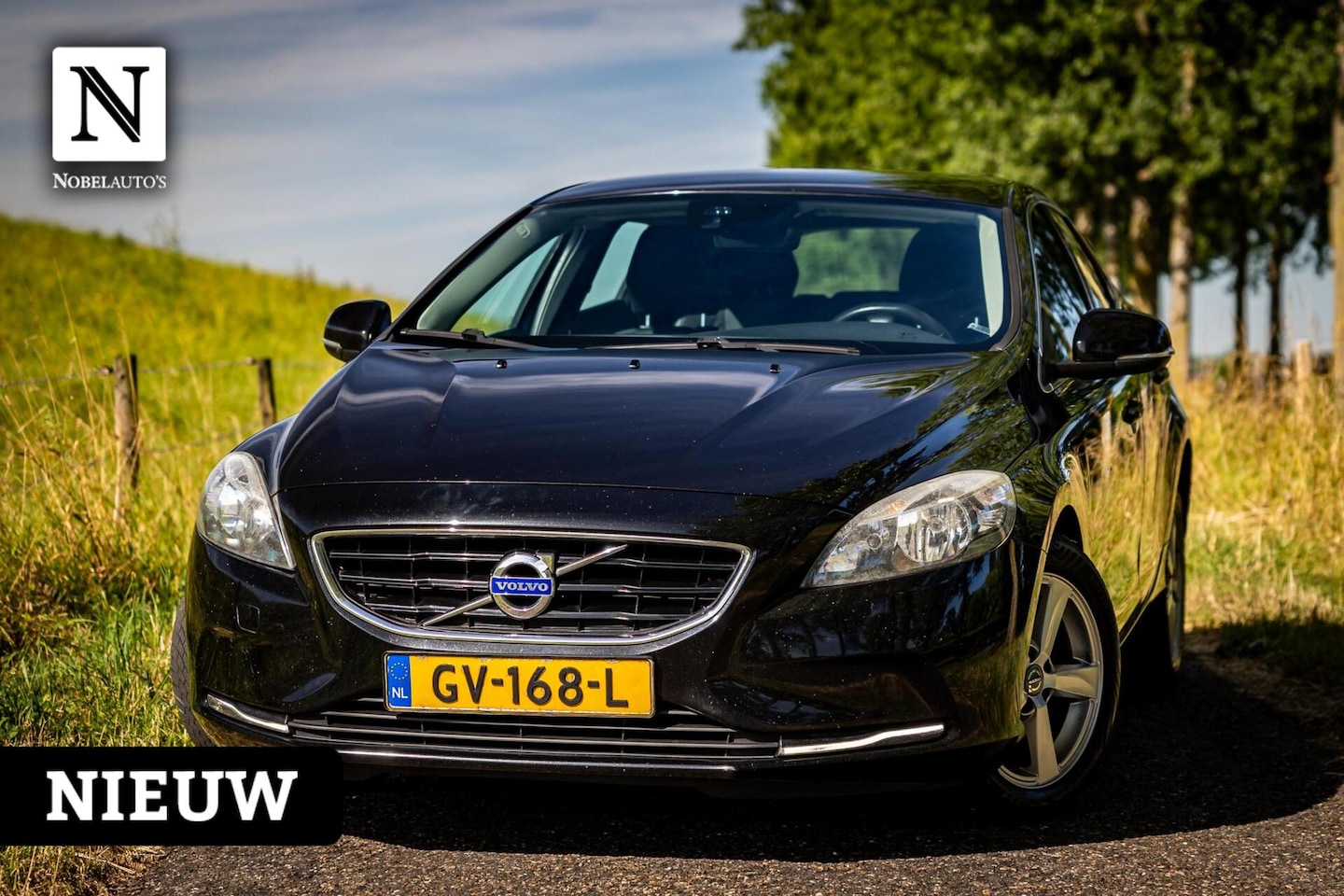 Volvo V40 - 2.0 D2 Momentum |Nap |Trekhaak |Navi |2x sleutel - AutoWereld.nl