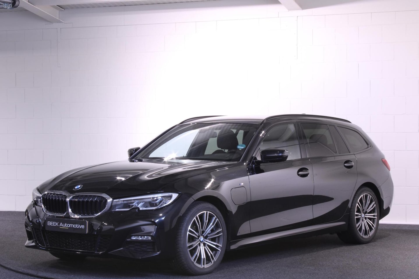BMW 3-serie Touring - 320e | M Sport | NAP | PDC | Trekhaak - AutoWereld.nl