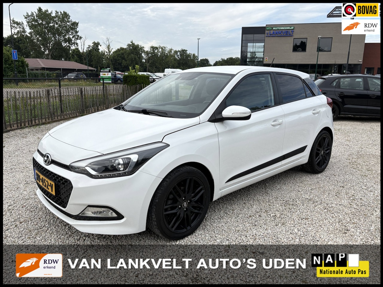 Hyundai i20 - 1.2 Premium Navigatie, Camera, 17 inch - AutoWereld.nl