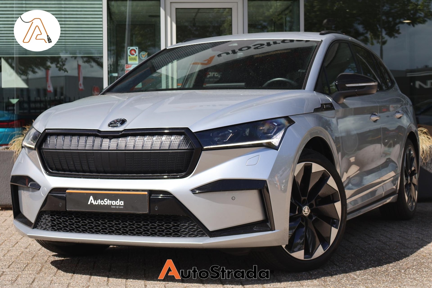 Skoda Enyaq iV - 60 SportLine 180pk SoH 94% I Navi I Camera I Matrix LED I ACC I DAB I Climate I Sfeerverli - AutoWereld.nl