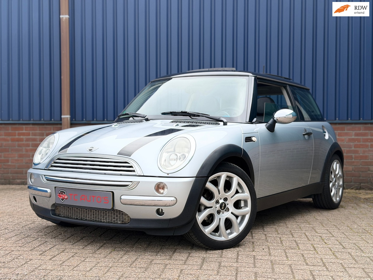 MINI 3-Deurs - 1.6 Cooper Chili Pano dak, Airco, NW Apk! - AutoWereld.nl
