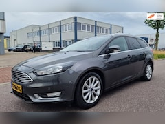 Ford Focus Wagon - 1.0 Titanium NAVI PSENSOR TREKHAAK CRUISE 2 X SLEUTELS